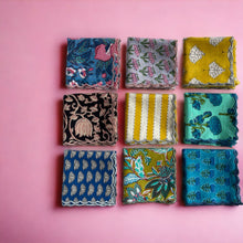 画像をギャラリービューアに読み込む, ブロックプリントハンカチ9種