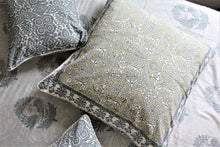 画像をギャラリービューアに読み込む, 【OUTLET 30%OFF】クッションカバー Yellow & Grey 60cmX60cm (2枚セット)