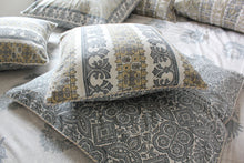 画像をギャラリービューアに読み込む, 【OUTLET 30%OFF】クッションカバー Yellow & Grey 60cmX60cm (2枚セット)