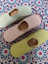 画像をギャラリービューアに読み込む, alwan MAROC BABOUCHE simple ( Blue&Pink&Green)