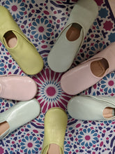 画像をギャラリービューアに読み込む, alwan MAROC BABOUCHE simple ( Blue&Pink&Green)